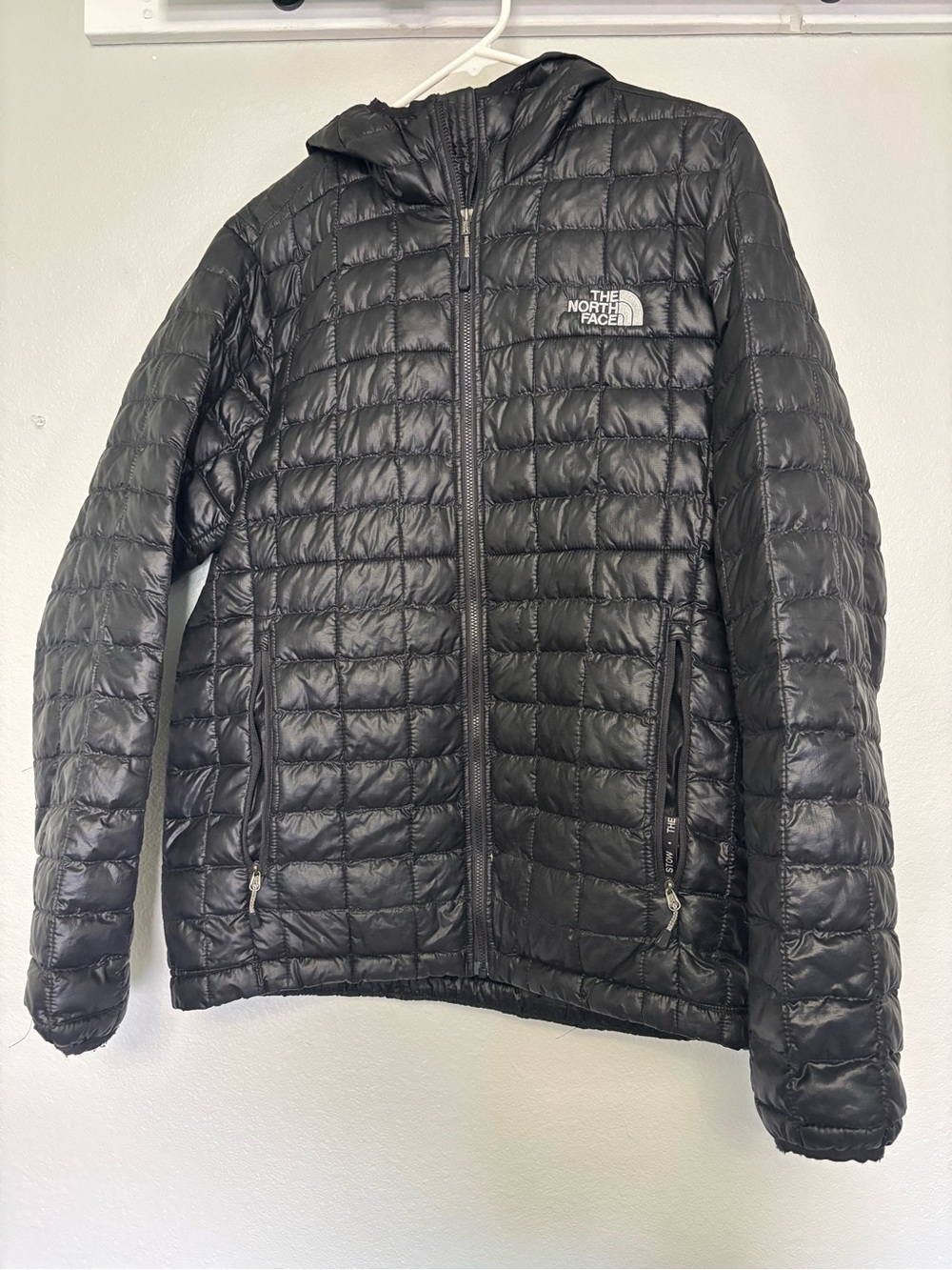 The North Face Men’s Black Quilted Hooded Jacket size small
